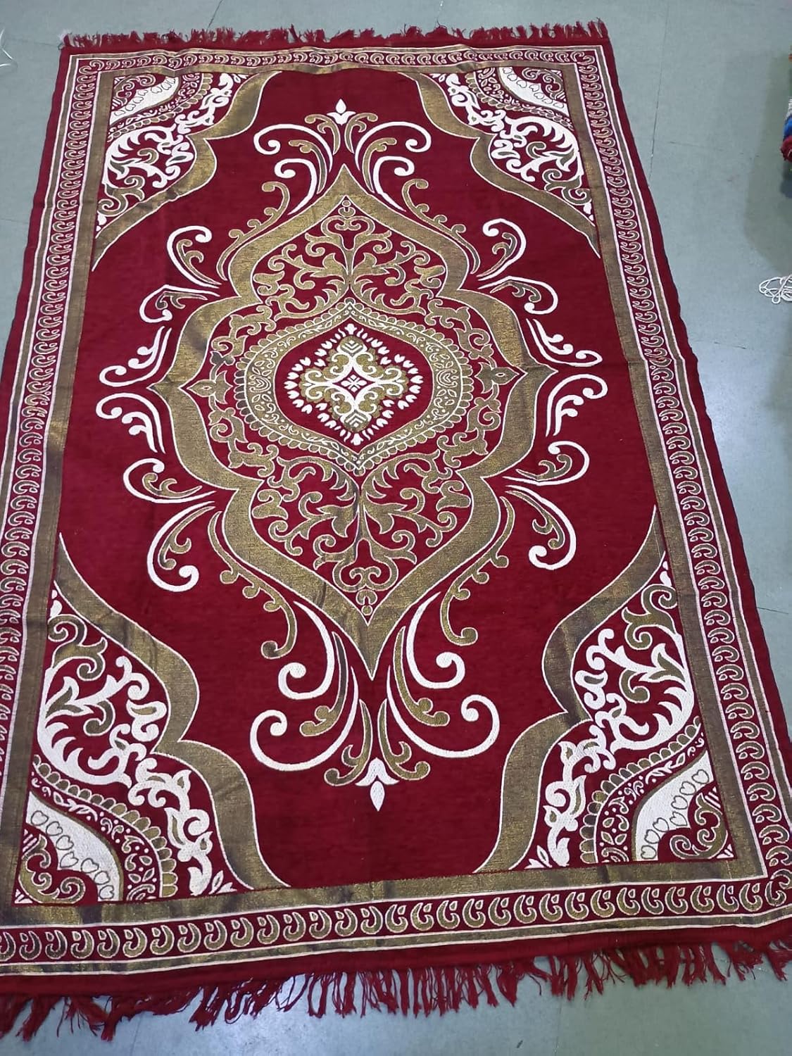 Soft Velvet Carpet for Living Room, Hall & Bedroom – Camel White Designer Floor Rug with Non-Slip Base